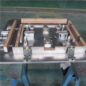 Glass door pressing fixture-1